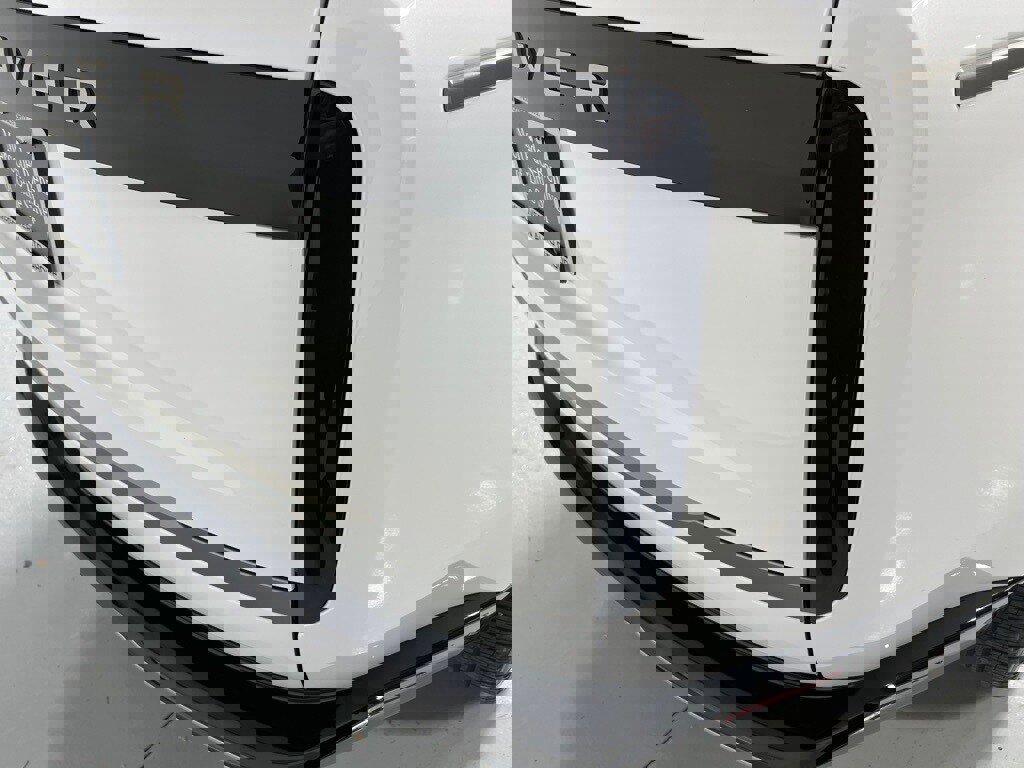 Used 2024 Land Rover Range Rover Long Wheelbase SE image 14