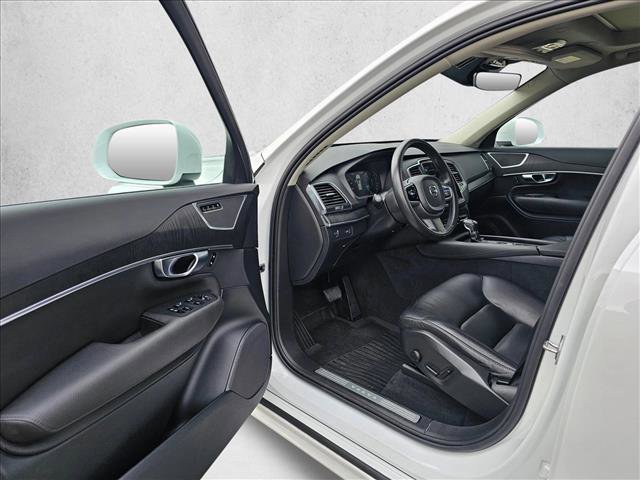 Used 2020 Volvo XC90 T6 Momentum w/ Protection Package Premier image 18