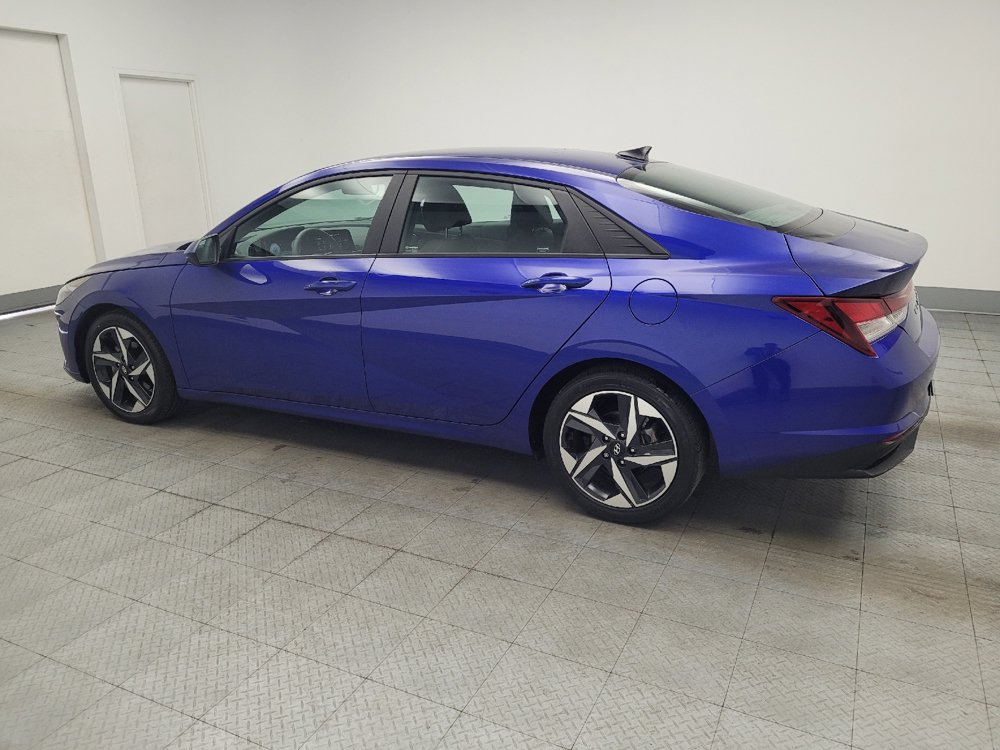 Used 2023 Hyundai Elantra SEL w/ Convenience Package FWD image 3