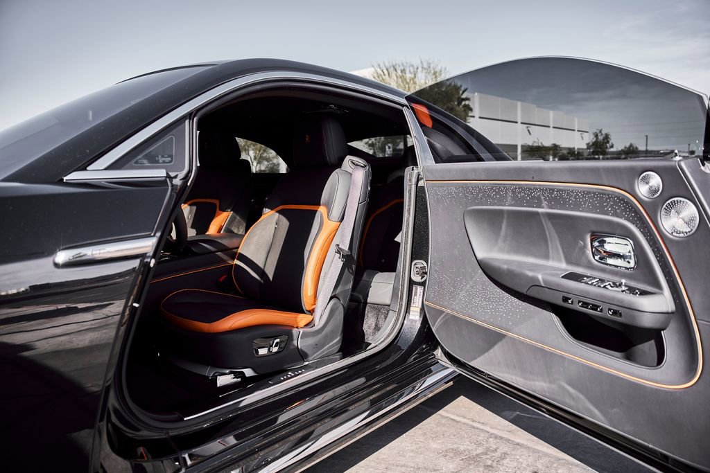 Used 2025 Rolls-Royce Spectre w/ Spectre Launch Package image 27