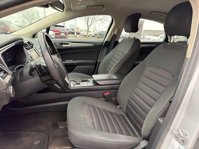Used 2019 Ford Fusion SE image 20