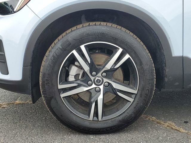 Used 2025 Volvo XC40 B5 Core image 32