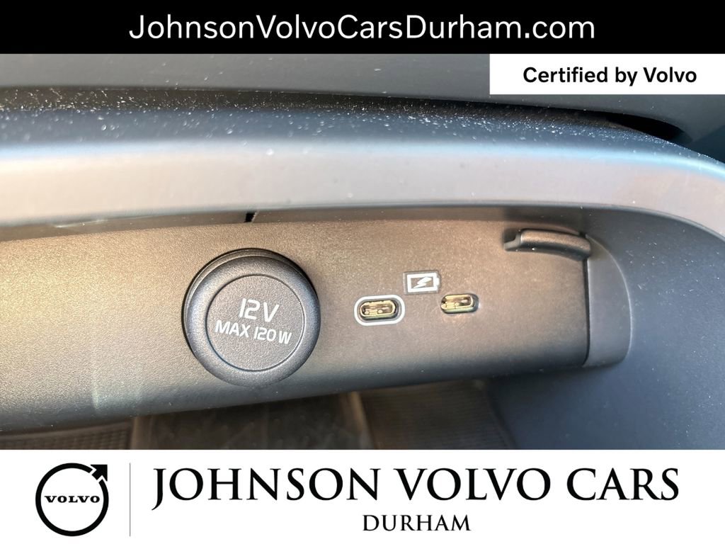 Certified 2023 Volvo XC40 B5 Plus w/ Driver Assist Package AWD/4WD image 22