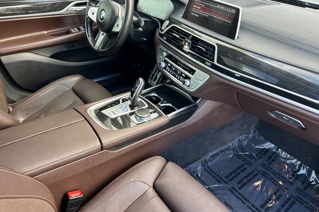 Used 2020 BMW 740i w/ M Sport Package RWD image 16
