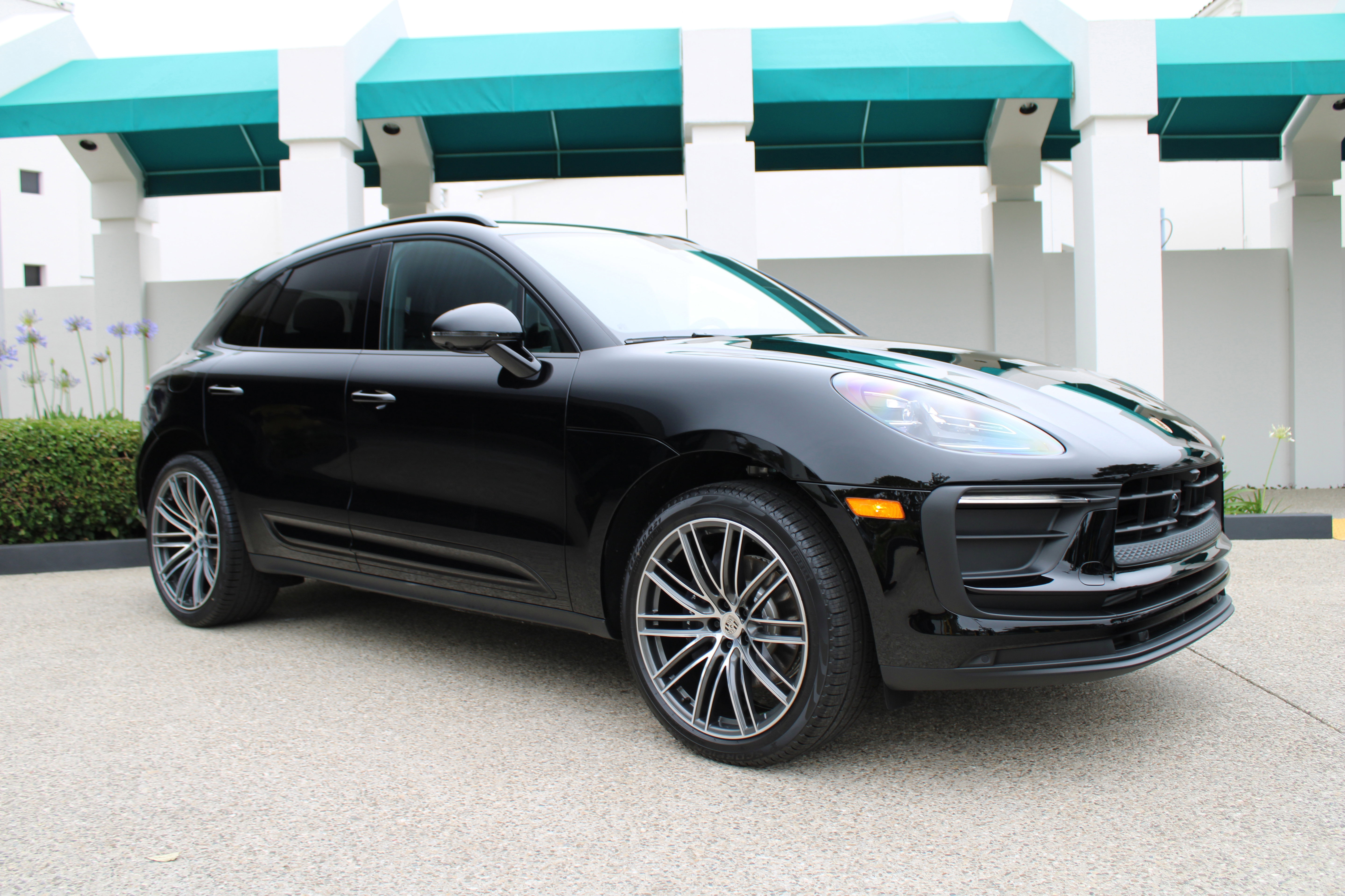 New 2025 Porsche Macan image 9