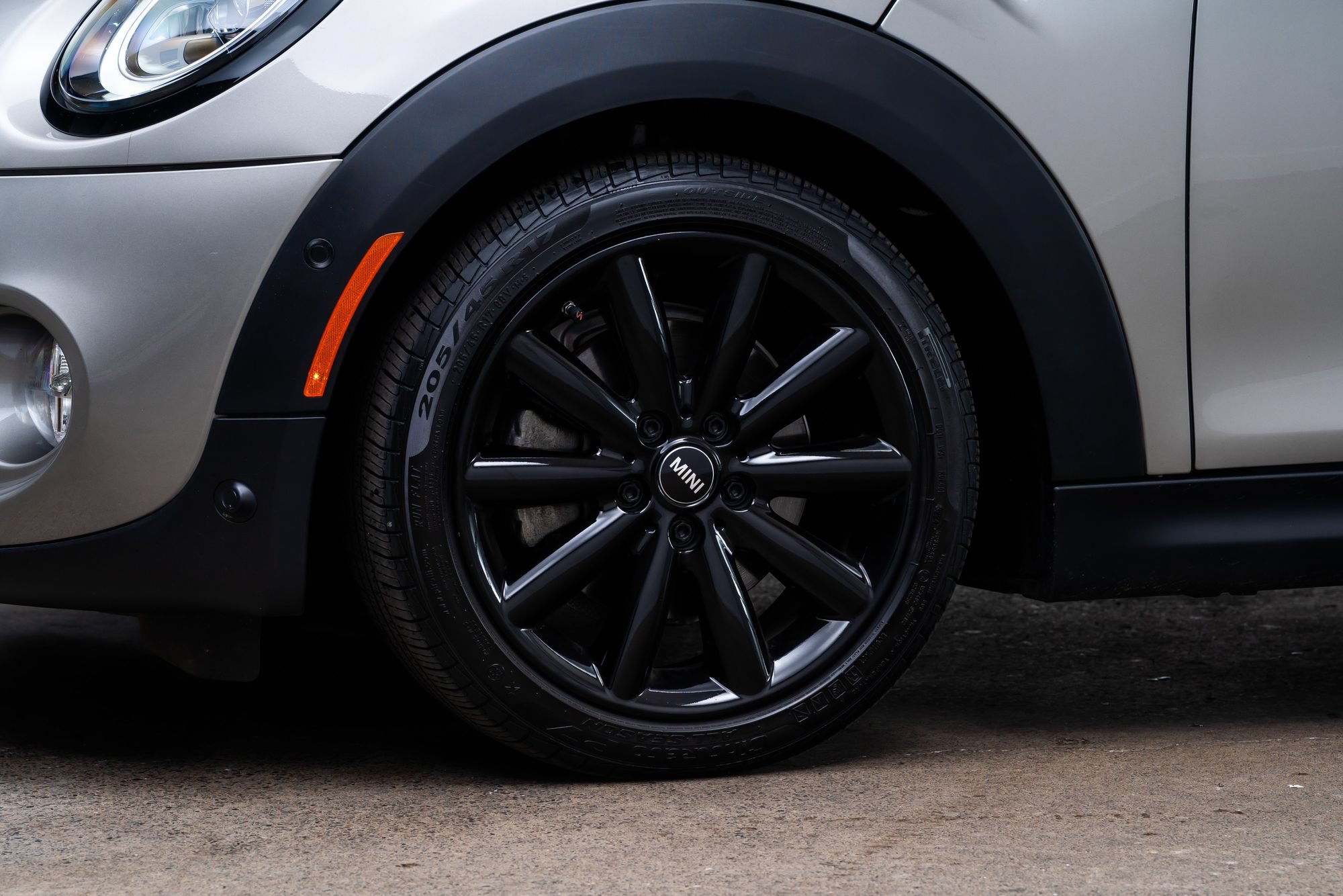 Used 2019 MINI Cooper S w/ Signature Upholstery Package FWD image 4