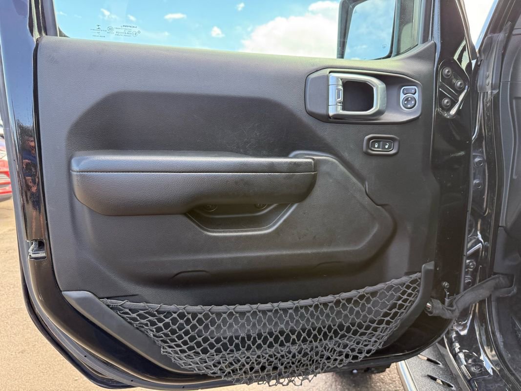 Used 2018 Jeep Wrangler Unlimited Rubicon image 17