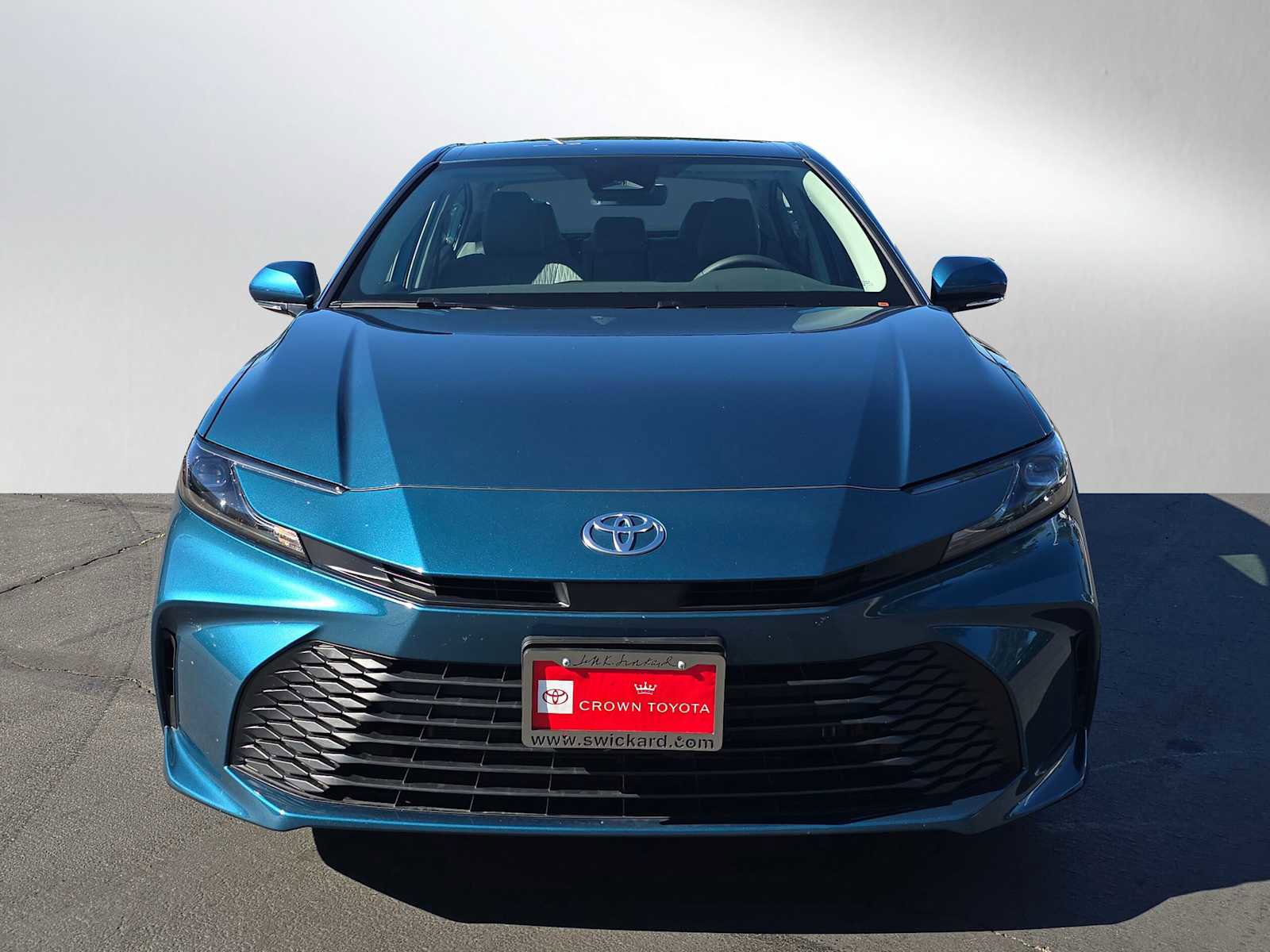 Used 2025 Toyota Camry LE image 8