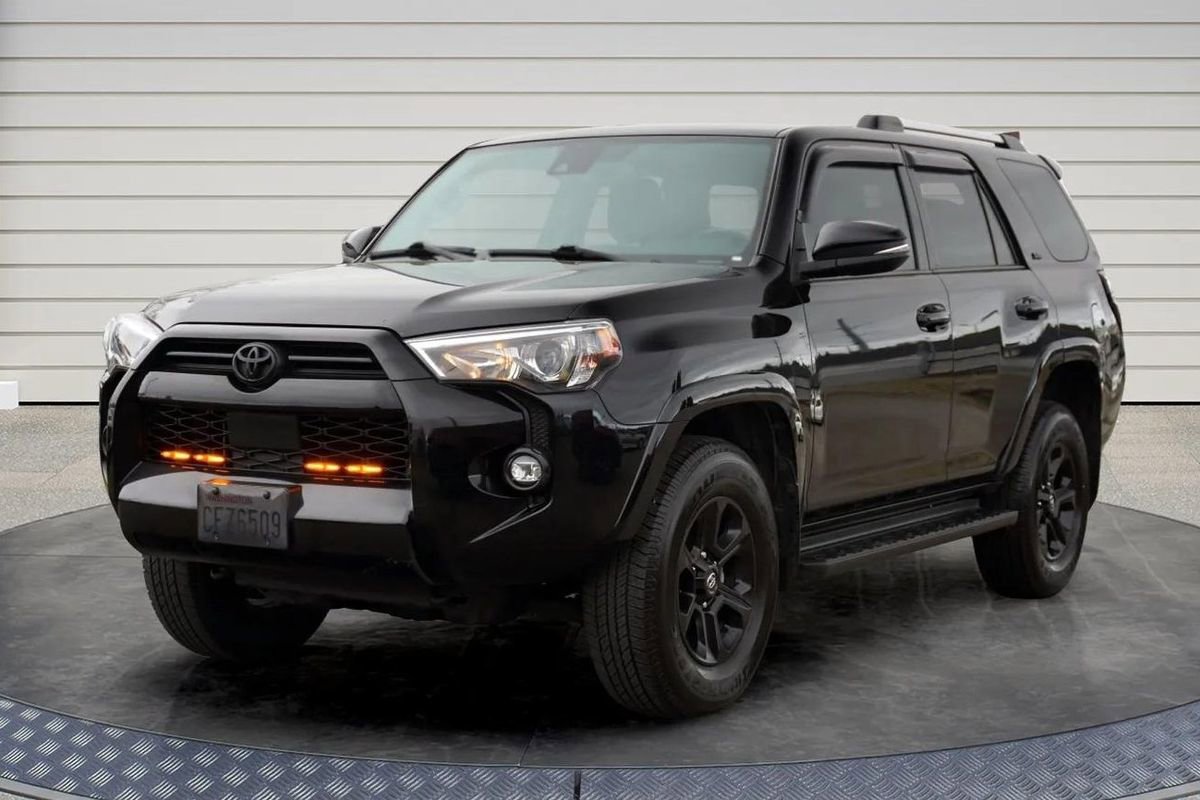 Used 2021 Toyota 4Runner SR5 Premium AWD/4WD image 3
