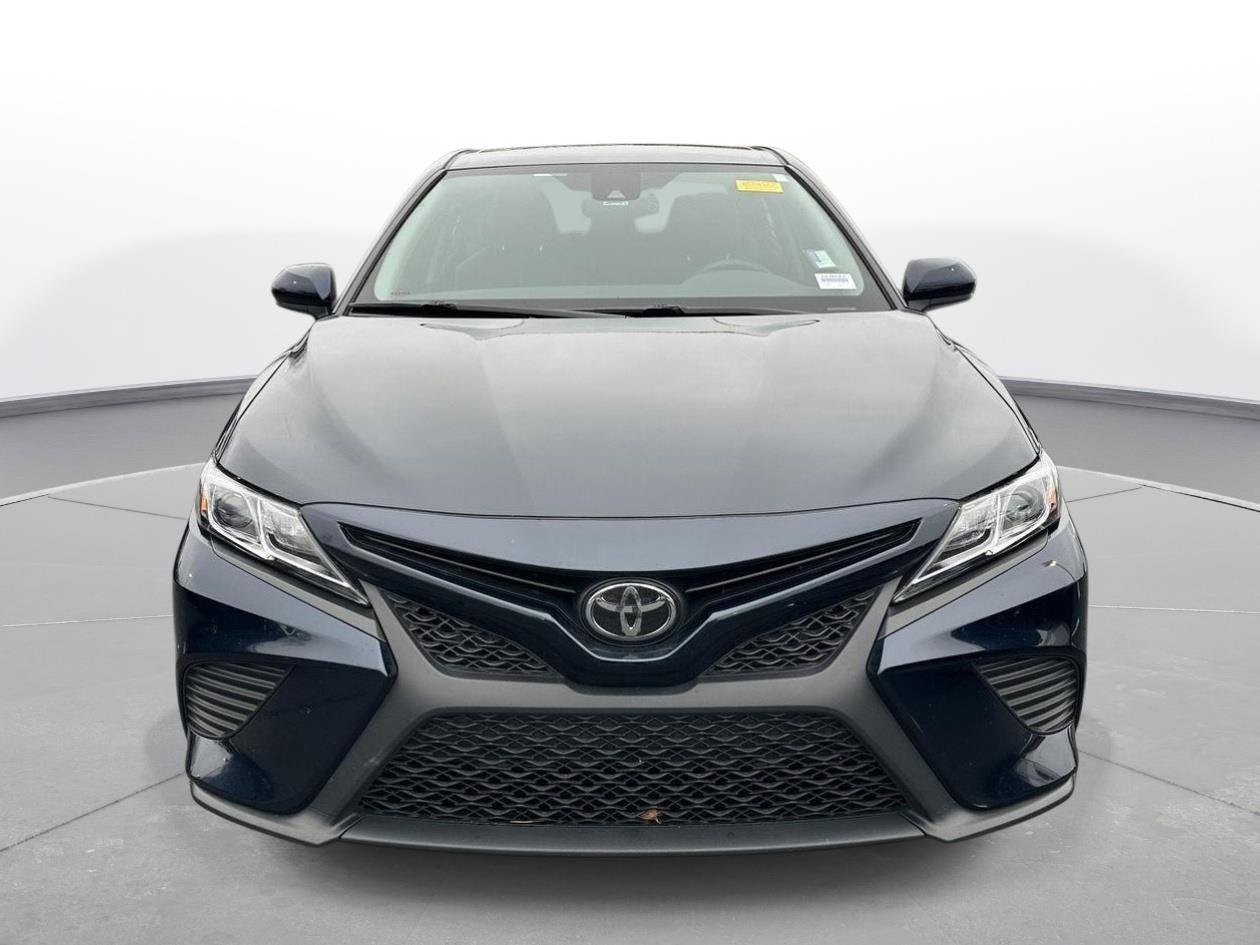 Certified 2020 Toyota Camry SE image 3