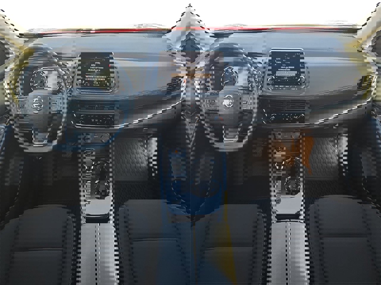 Used 2025 Nissan Rogue S image 9