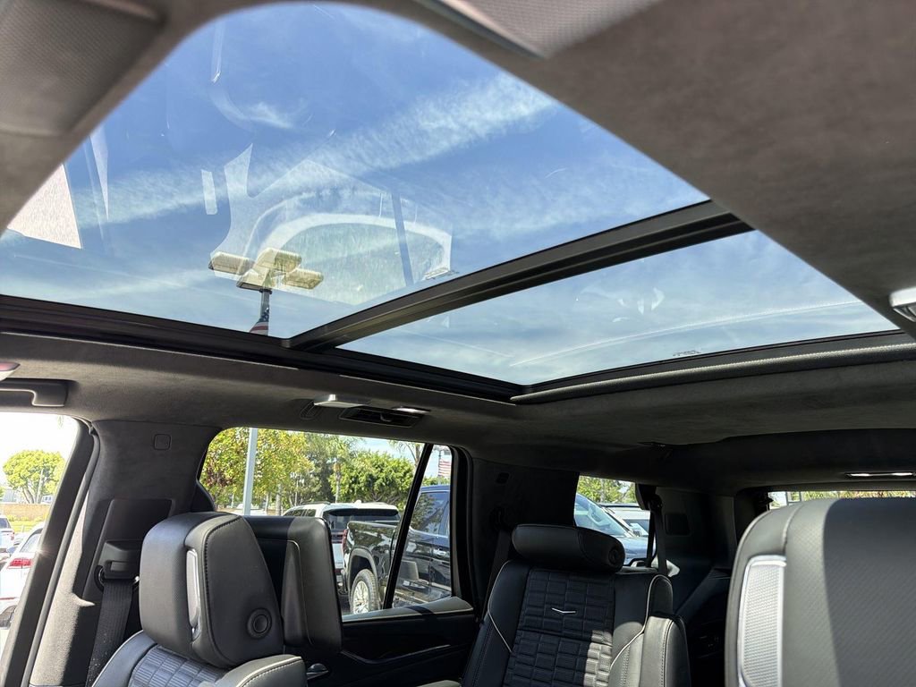 Used 2023 Cadillac Escalade Sport Platinum w/ LPO, ONYX Package image 6