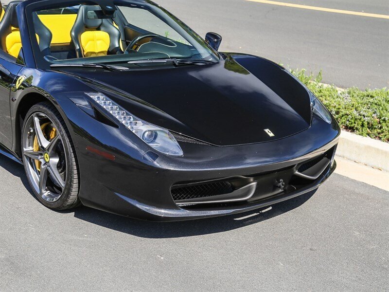 Used 2013 Ferrari 458 Spider RWD image 17