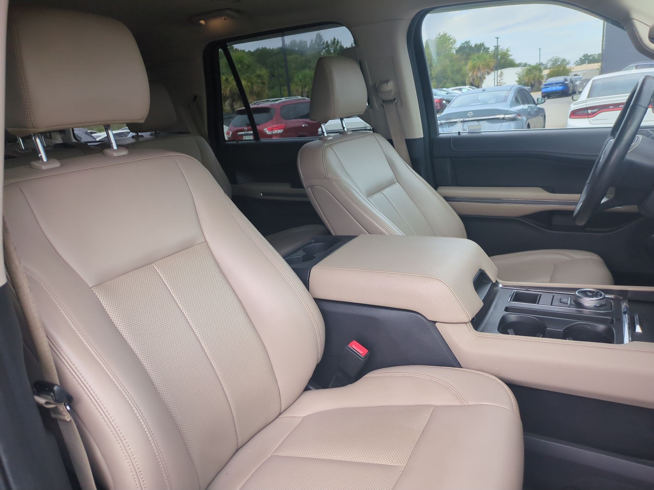 Used 2023 Ford Expedition XLT RWD image 33