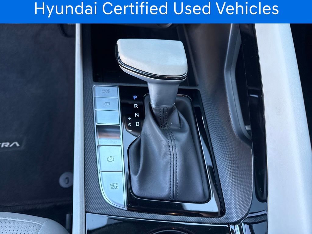 Certified 2023 Hyundai Elantra Limited w/ Preferred Accessory Package image 27
