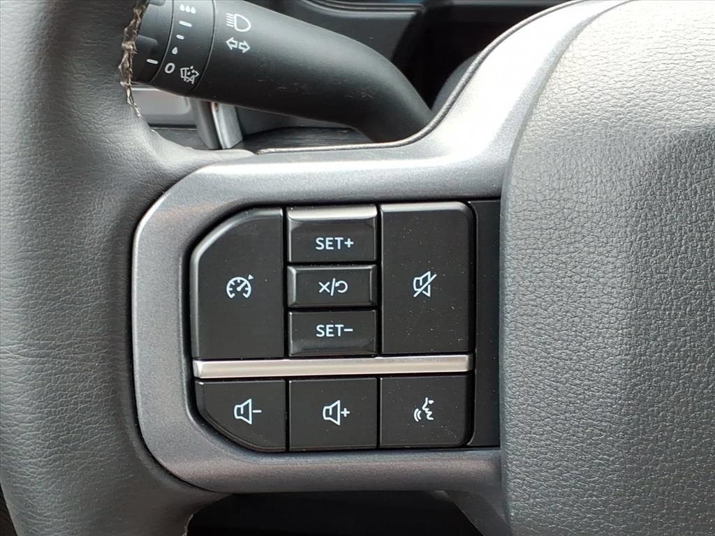 Used 2025 Ford F250 Lariat AWD/4WD image 12