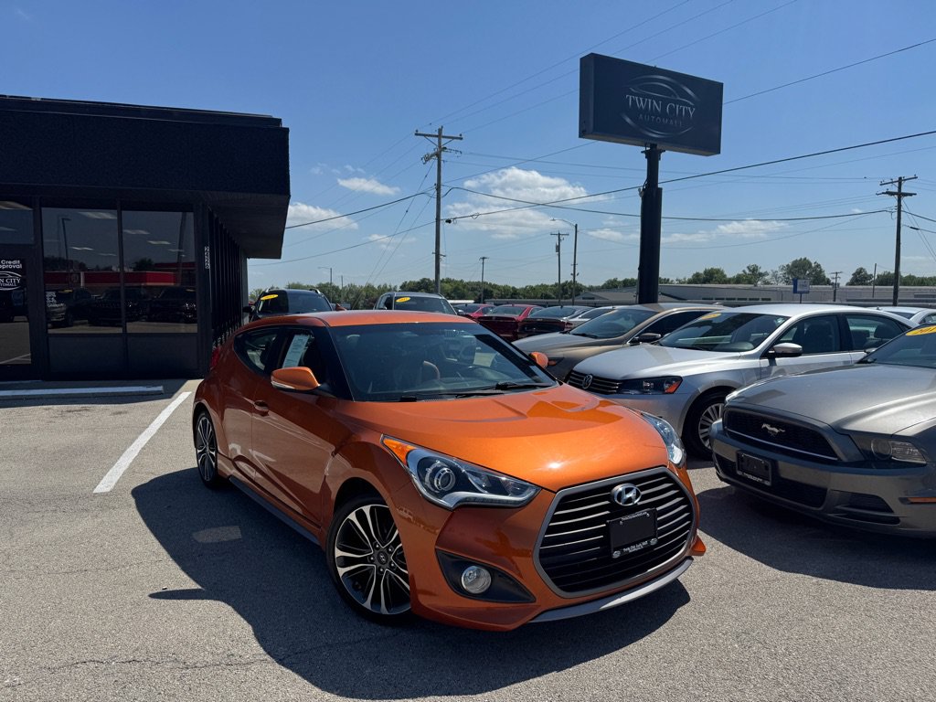Used 2016 Hyundai Veloster Turbo FWD image 1