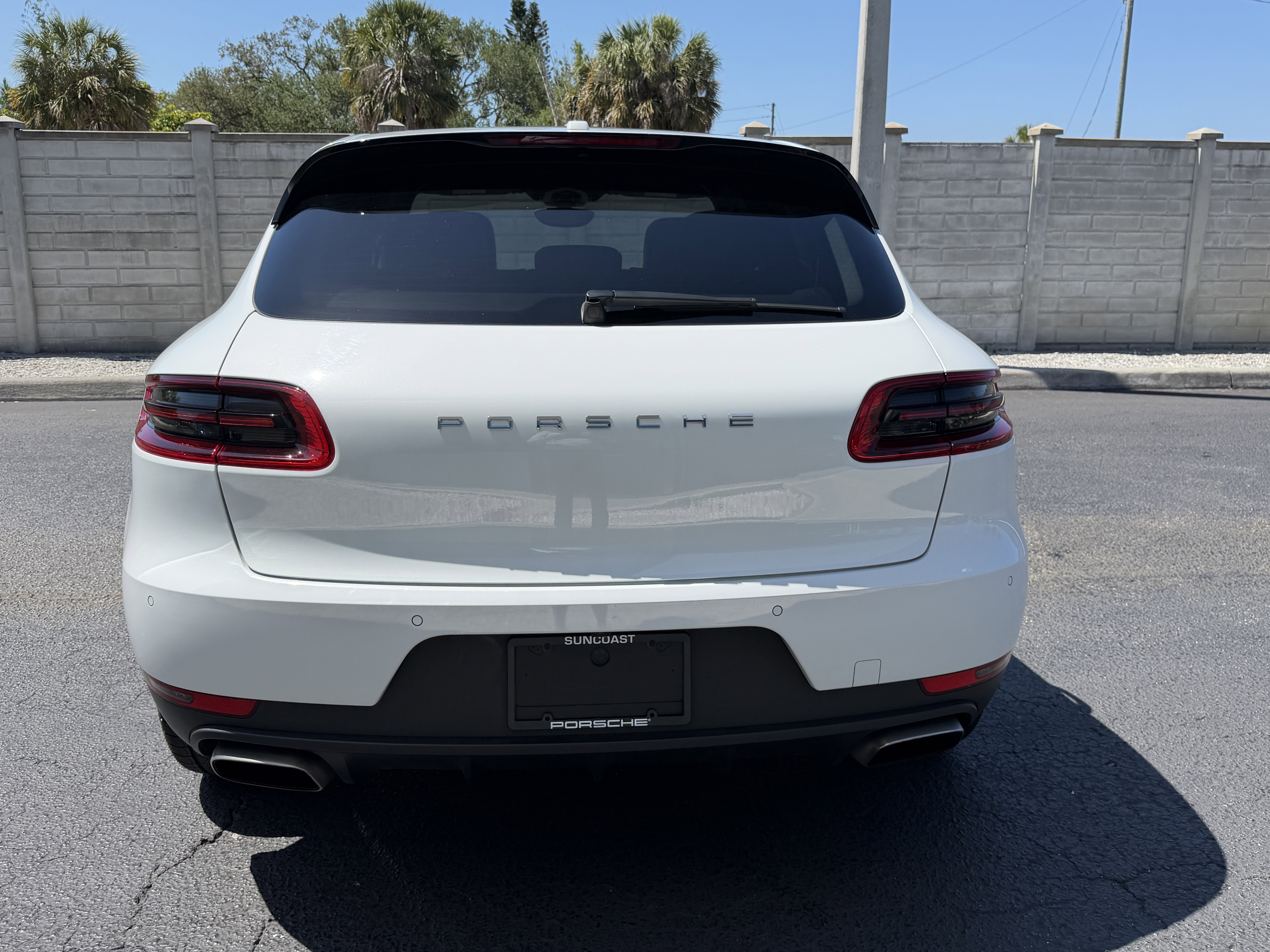 Certified 2017 Porsche Macan AWD/4WD image 11