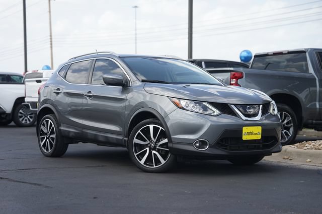 Used 2018 Nissan Rogue Sport SL w/ SL Premium Package FWD image 2