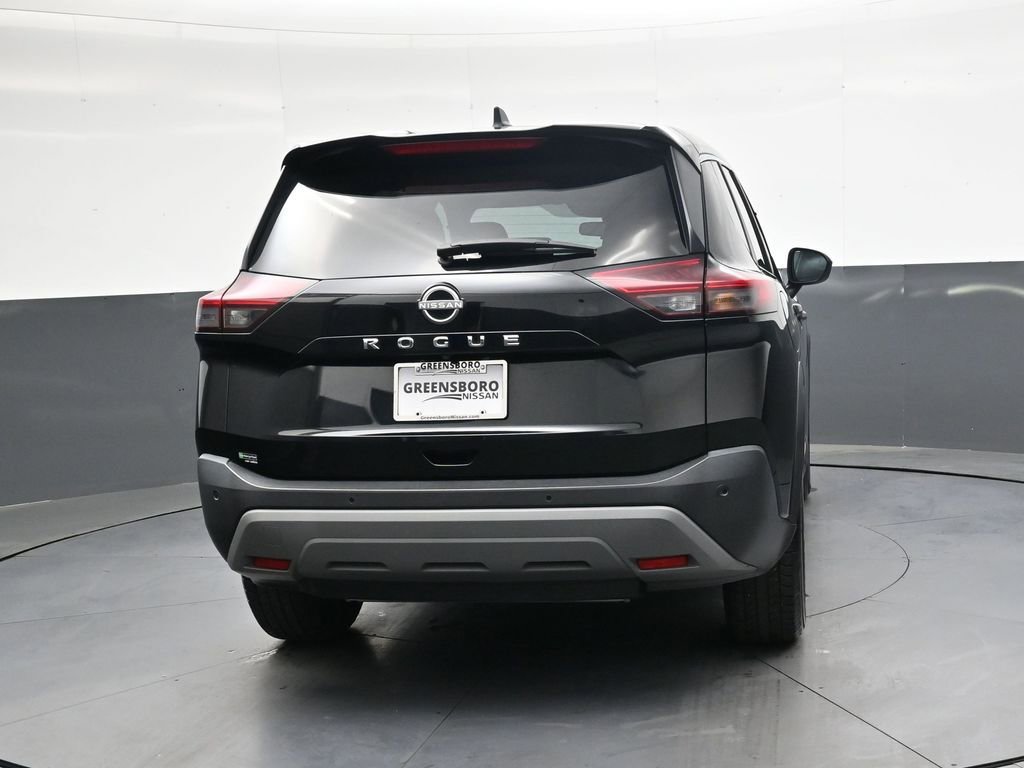 Used 2023 Nissan Rogue S image 4