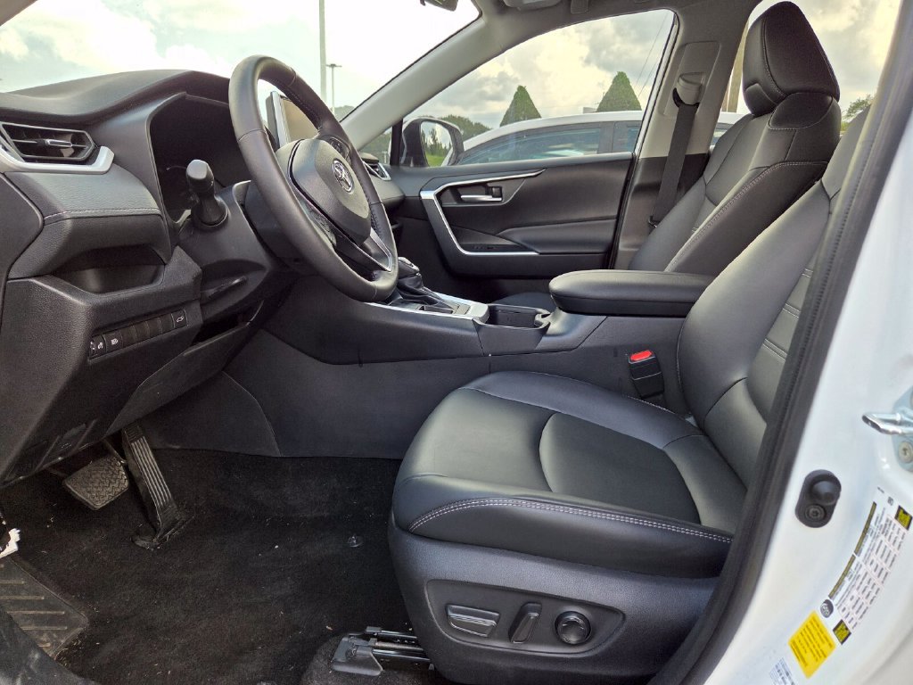 Used 2025 Toyota RAV4 XLE Premium FWD image 6