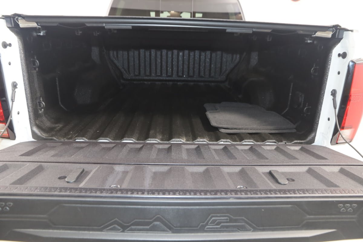 Used 2024 Chevrolet Colorado Z71 w/ Z71 Convenience Package 2 AWD/4WD image 43