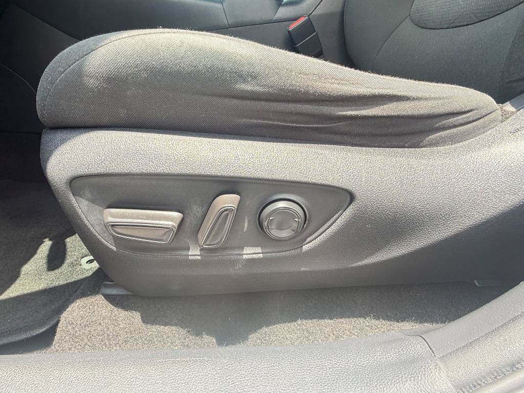 Used 2020 Toyota RAV4 XLE FWD image 9