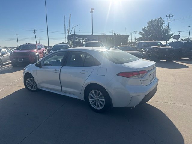 Certified 2026 Toyota Corolla LE w/ LE Premium Package FWD image 4