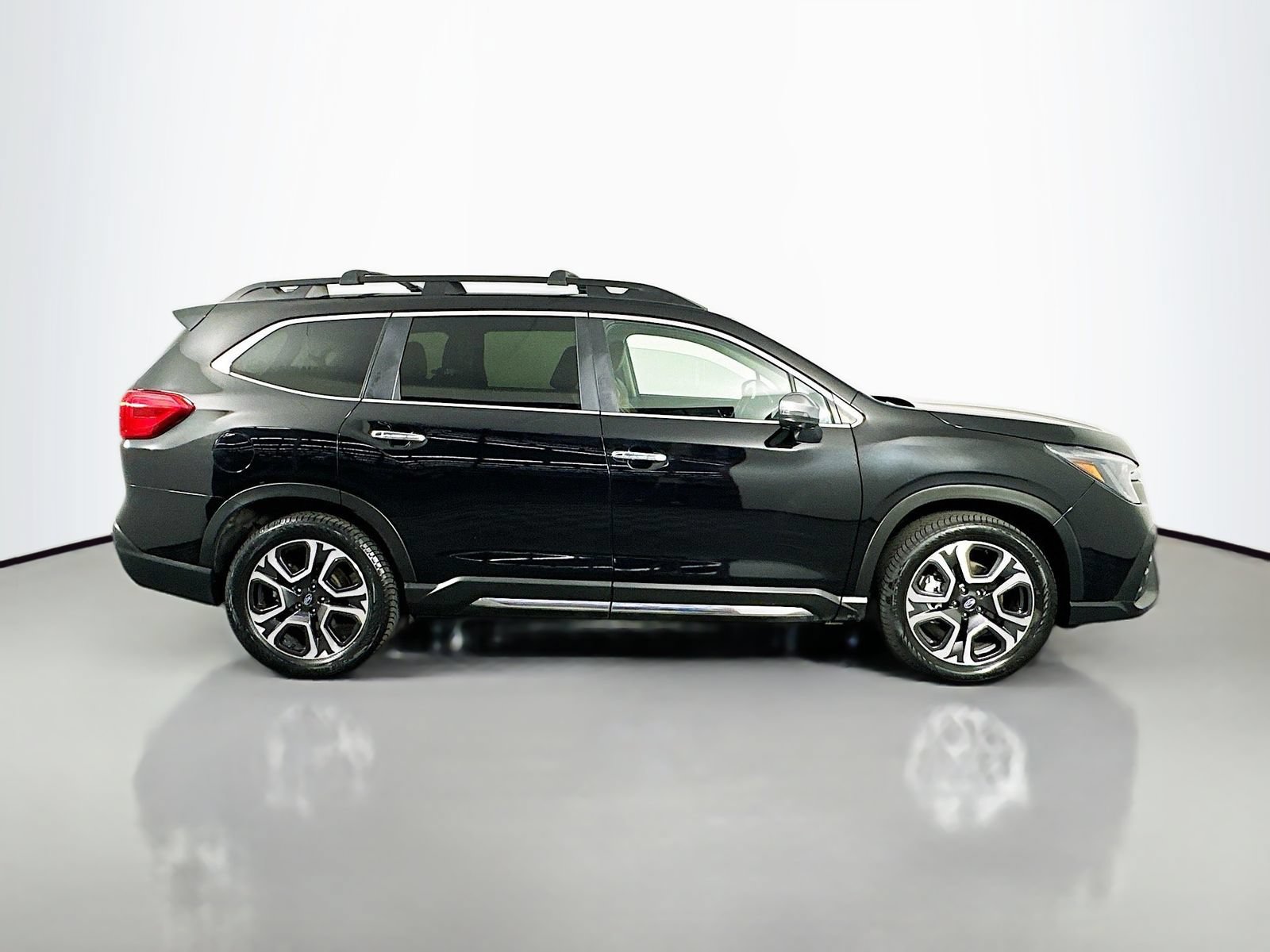 Used 2023 Subaru Ascent Touring AWD/4WD image 9
