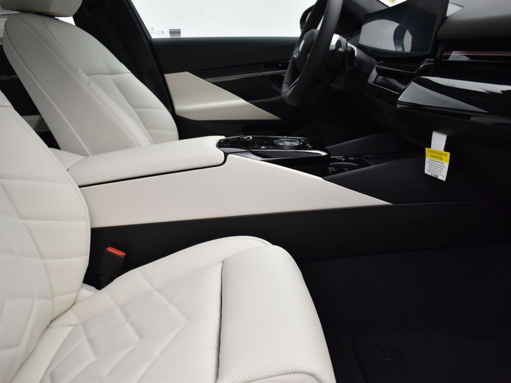 Certified 2025 BMW 530i w/ M Sport Package RWD image 24