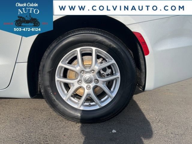 Used 2024 Chrysler Pacifica Touring-L image 12