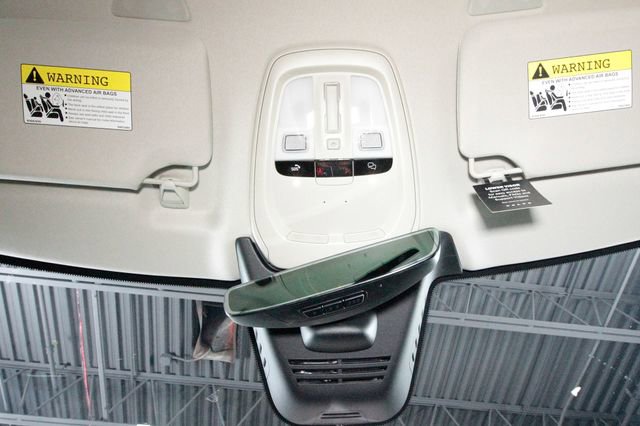 Certified 2025 Volvo XC90 B6 Plus w/ Protection Package Premier image 10