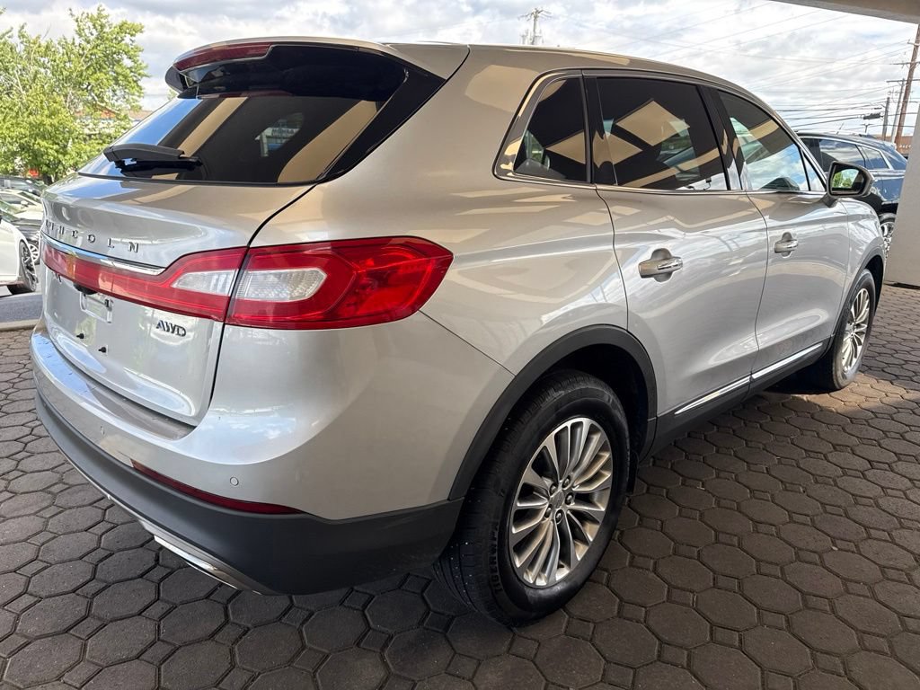 Used 2018 Lincoln MKX Select w/ Select Plus Package AWD/4WD image 5
