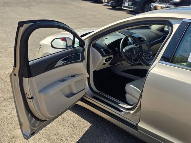 Used 2017 Lincoln MKZ Reserve image 30