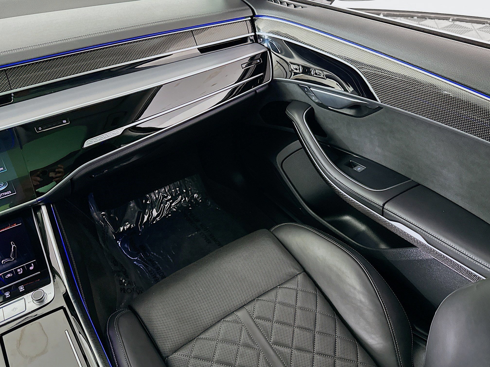 Used 2022 Audi S8 w/ S8 Executive Package image 24