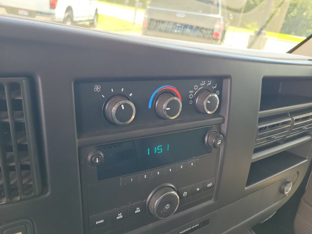 Used 2012 GMC Savana 1500 RWD image 29