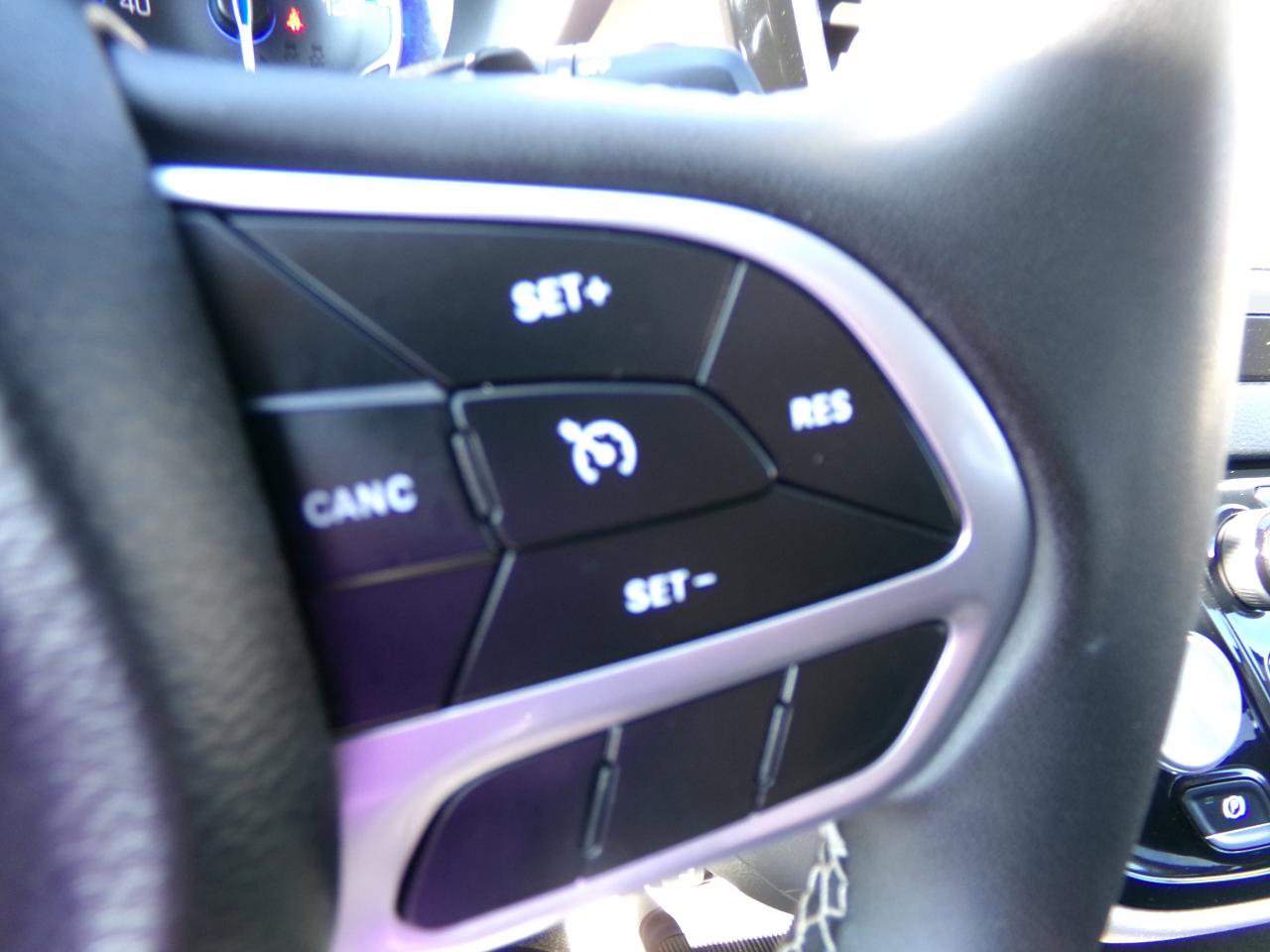 Used 2022 Chrysler Voyager LX FWD image 15