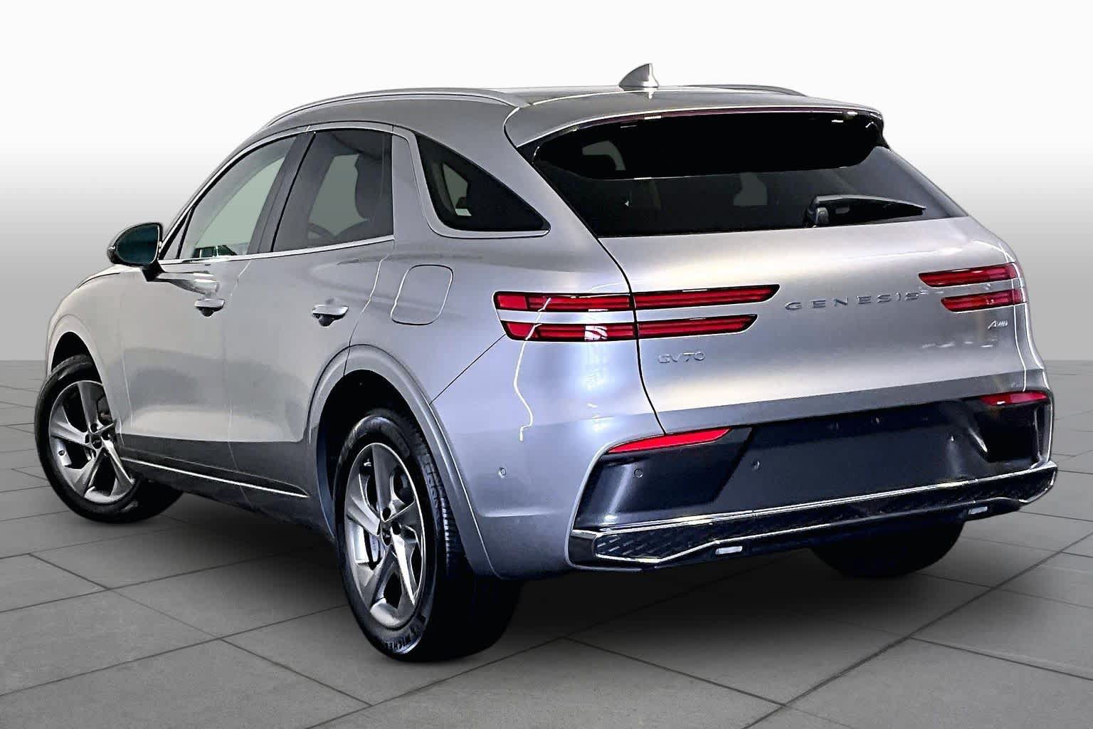 Used 2026 Genesis GV70 2.5T Advanced AWD/4WD image 12
