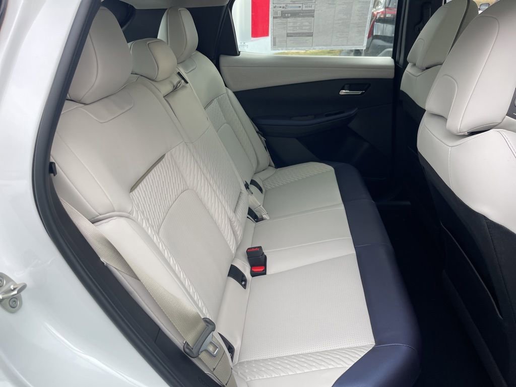 New 2026 Nissan Leaf Platinum+ image 21