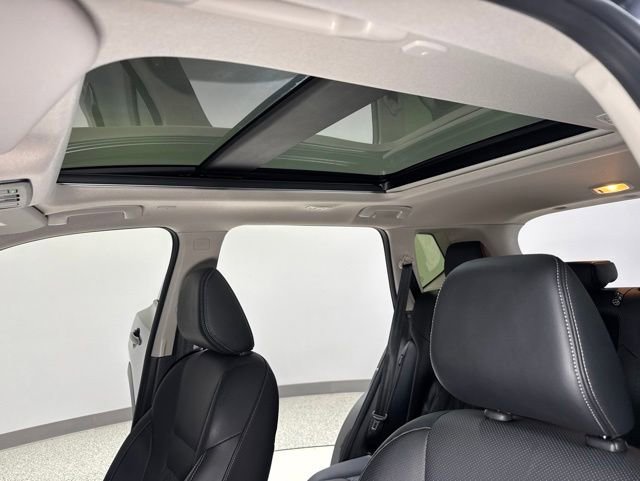 Used 2023 Nissan Rogue Platinum w/ Platinum Premium Package AWD/4WD image 2