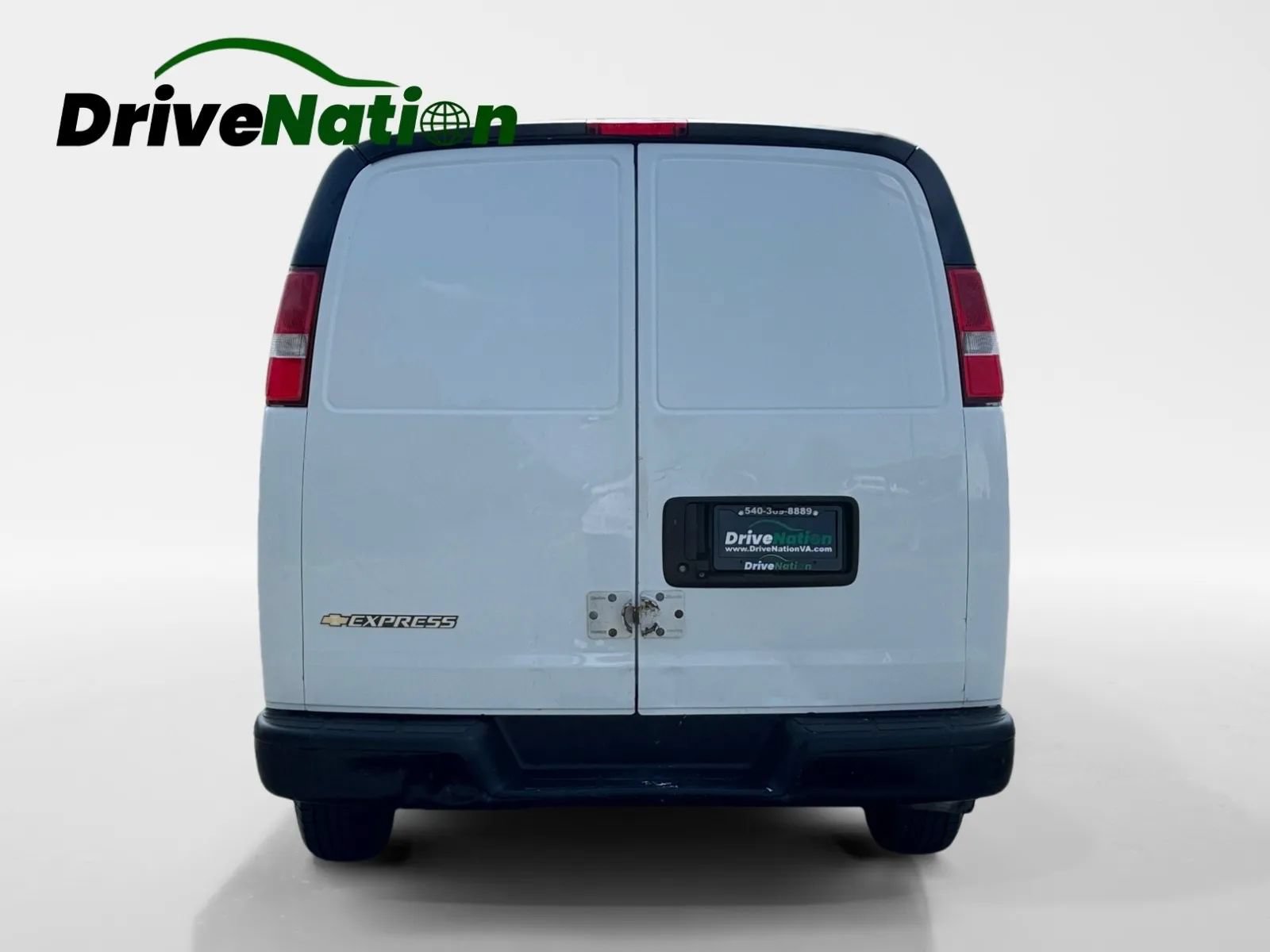 Used 2017 Chevrolet Express 2500 RWD image 6