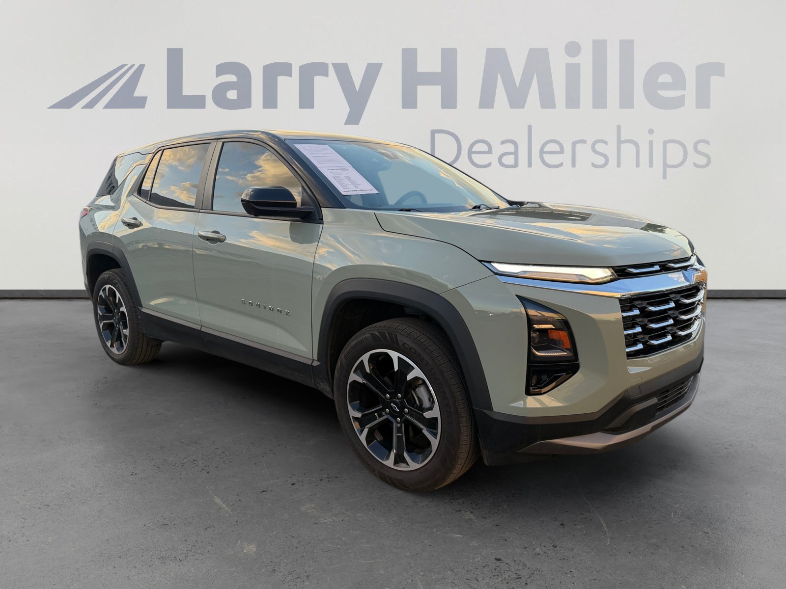 Used 2025 Chevrolet Equinox LT w/ Safety and Technology Package FWD image 7