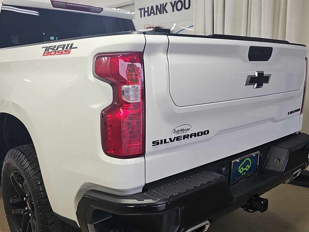 Certified 2022 Chevrolet Silverado 1500 Custom Trail Boss w/ LPO, Dark Essentials Package AWD/4WD image 38