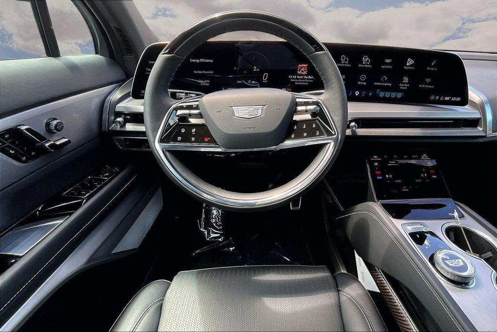 Certified 2026 Cadillac Vistiq Premium Luxury w/ LPO, Floor Liner Package AWD/4WD image 8