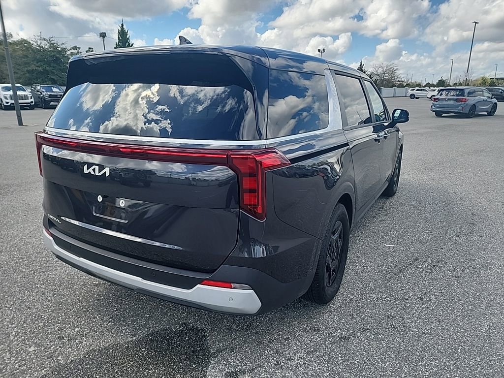 Used 2025 Kia Carnival image 5