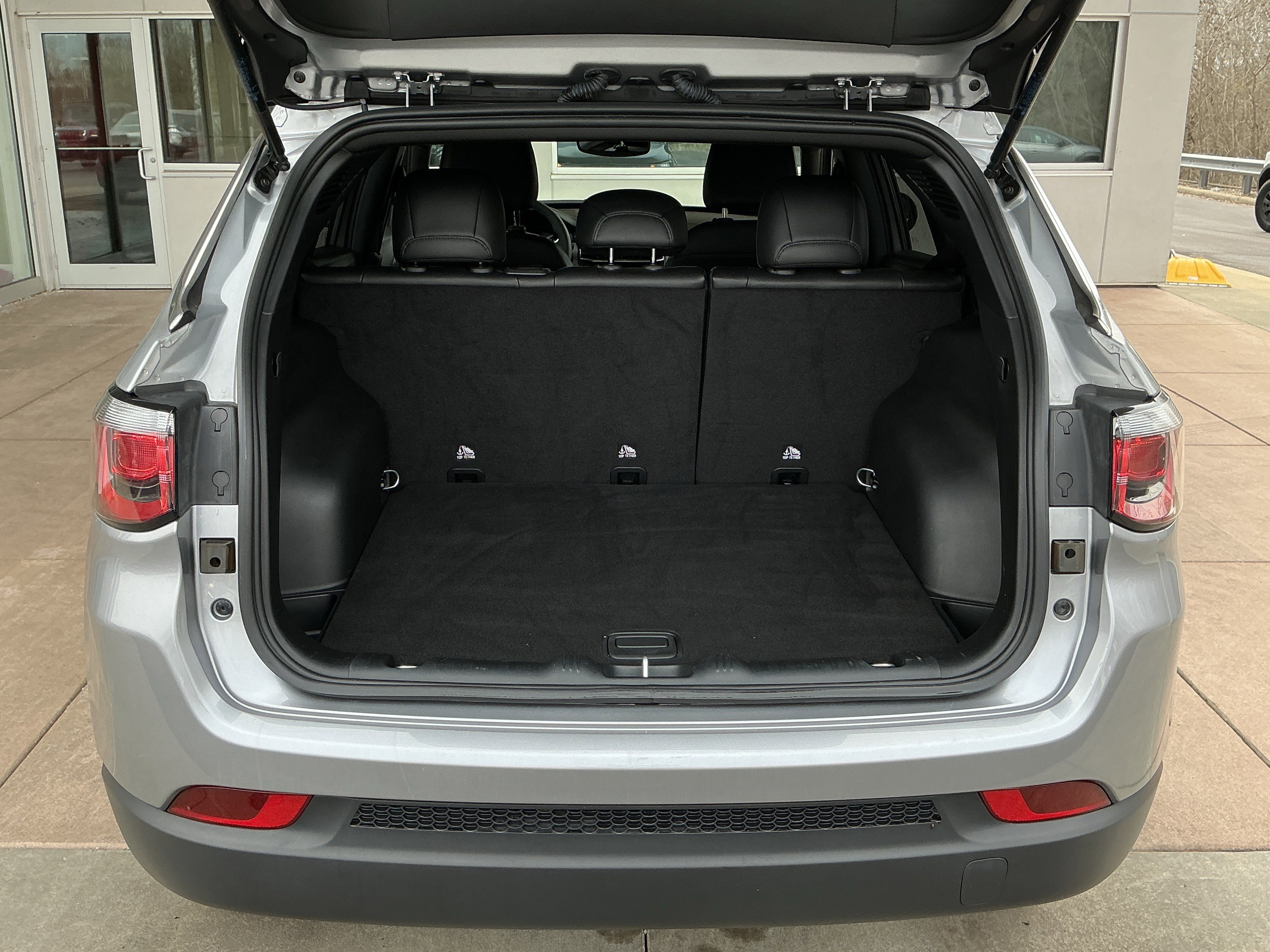 Used 2023 Jeep Compass Latitude AWD/4WD image 23