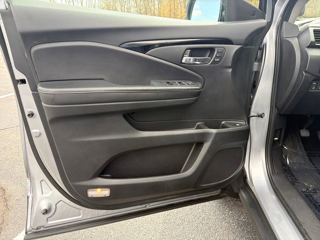 Used 2019 Honda Ridgeline RTL-E image 13