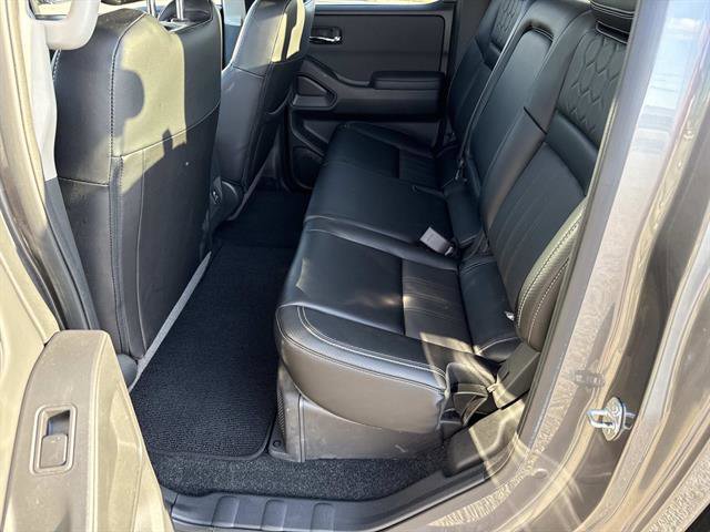 Used 2024 Nissan Frontier SL w/ Technology Package image 12