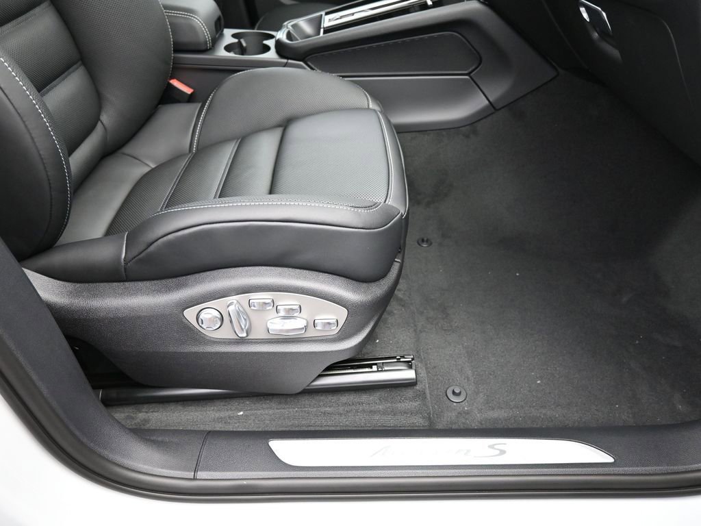 Certified 2026 Porsche Macan S image 34