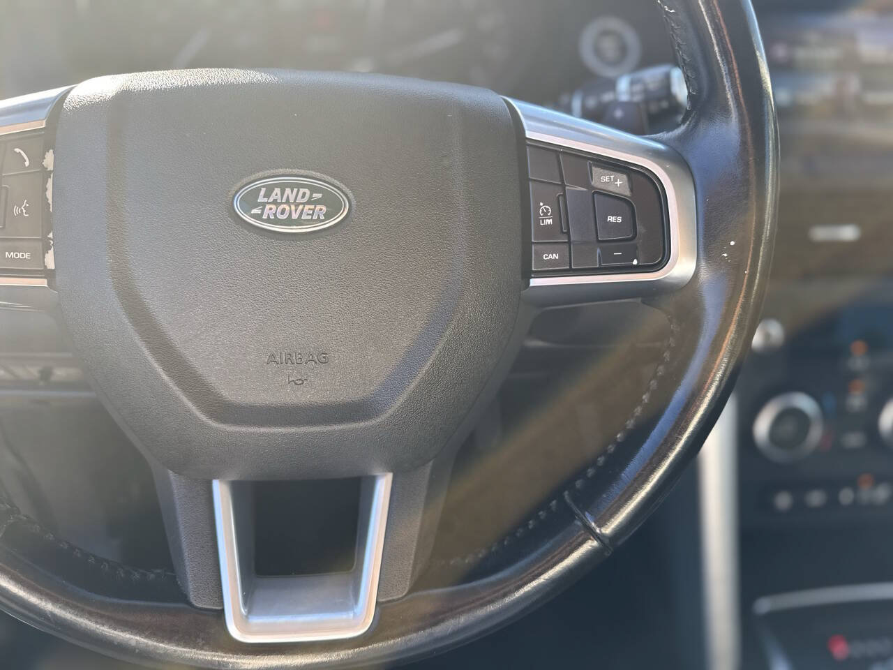 Used 2018 Land Rover Discovery Sport SE AWD/4WD image 12